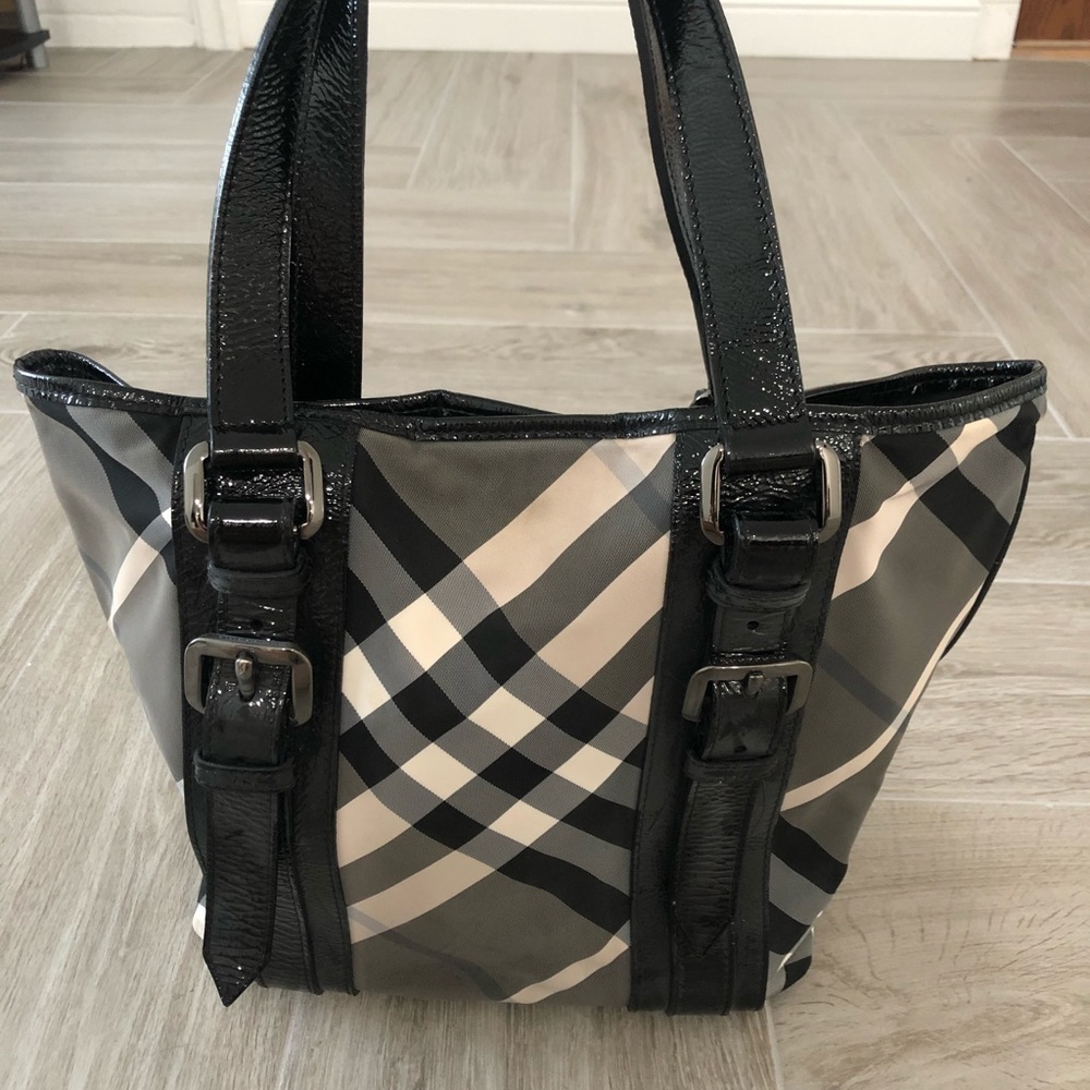 Burberry House Check Tote - Picture 6 of 11